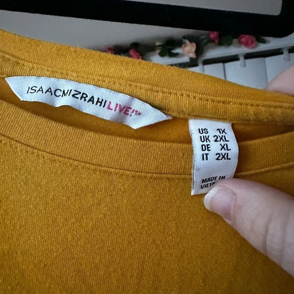 Isaac Mizrahi Live! 3/4 Sleeve Top Mustard Yellow size 1X - Picture 4 of 5
